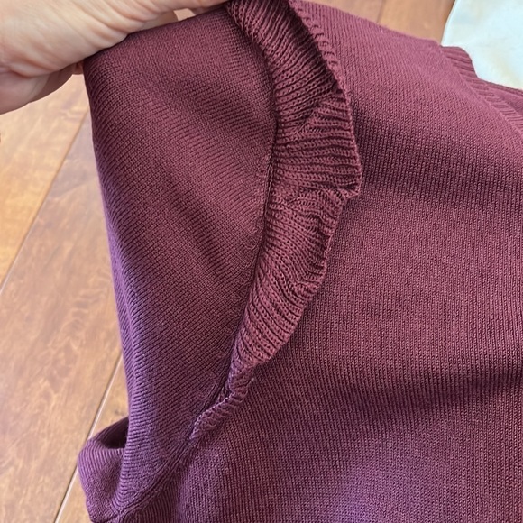 NWT Joseph A Pearl Buttons  Ruffle Detail Cardigan 
burgundy Size L - Picture 14 of 14